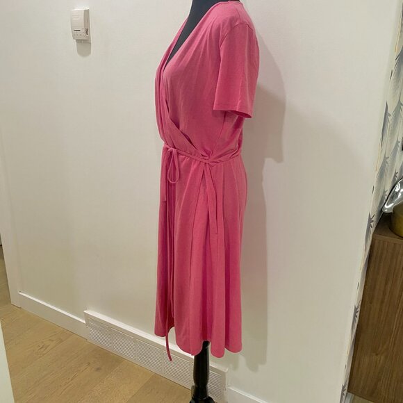 Elegant Pink Wrap Dress - Picture 6 of 10